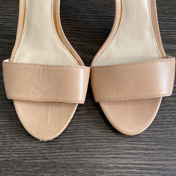 Vince Camuto ankle strap high heeled sandals. Tan. Size 7. Leather upper. - Picture 7 of 15
